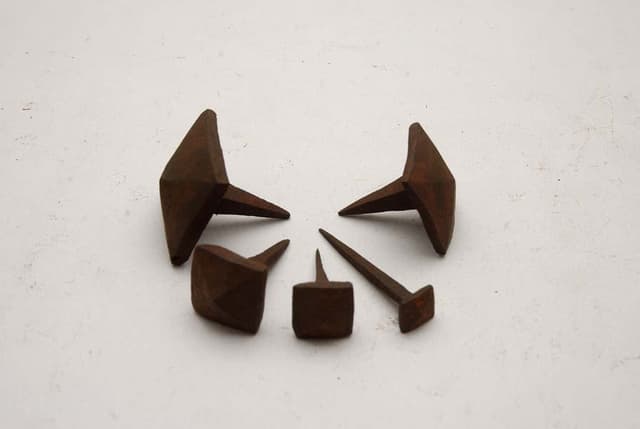 Image of an ironmongery product, a set of nails